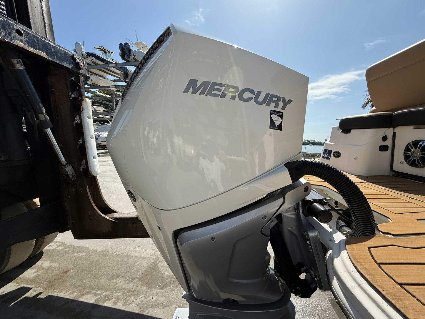 2020 Sea Ray SDX 250 OB