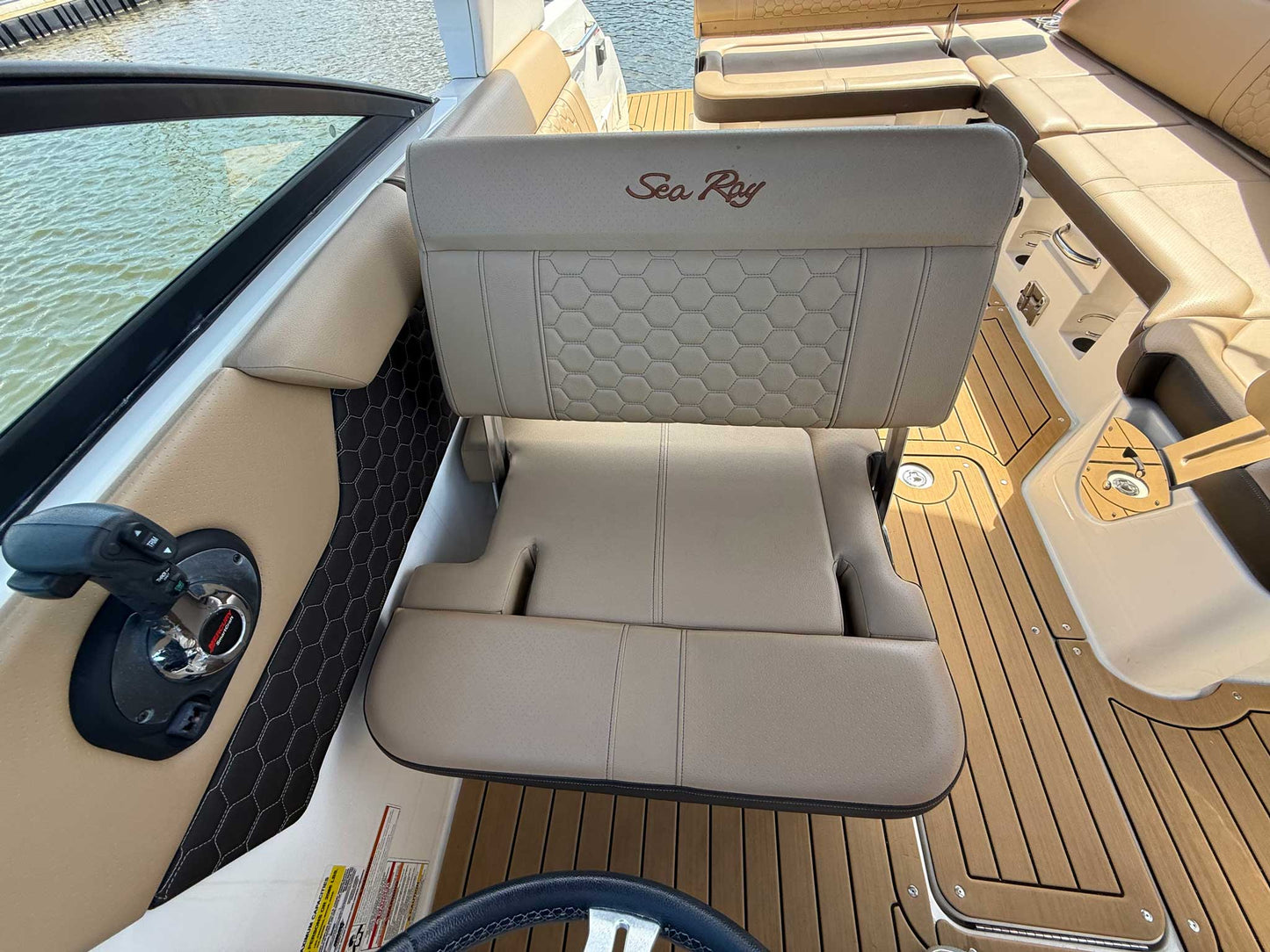 2020 Sea Ray SDX 250 OB