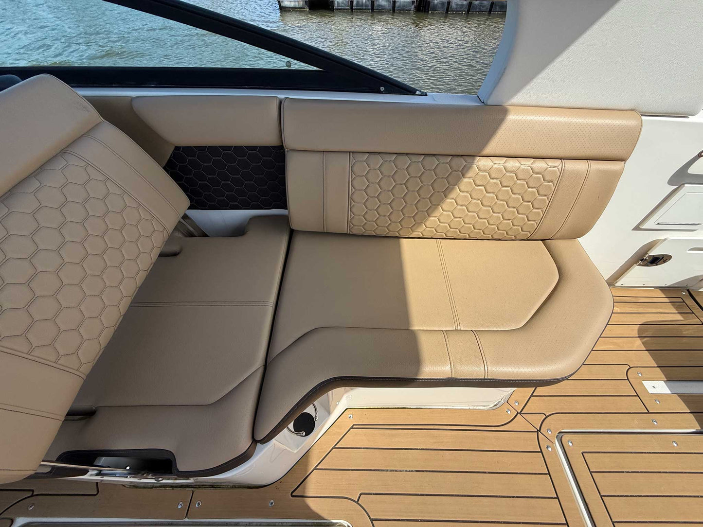 2020 Sea Ray SDX 250 OB