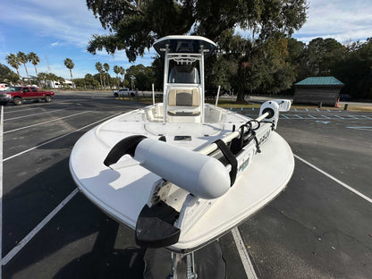 2019 Tidewater 2410 Bay Max