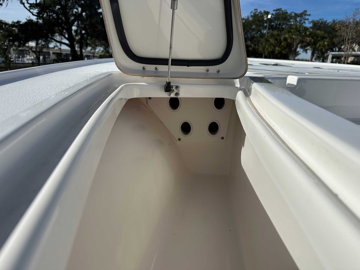 2019 Tidewater 2410 Bay Max