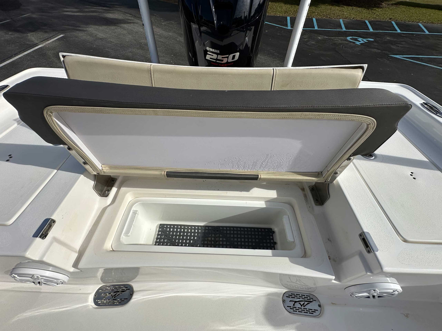 2019 Tidewater 2410 Bay Max