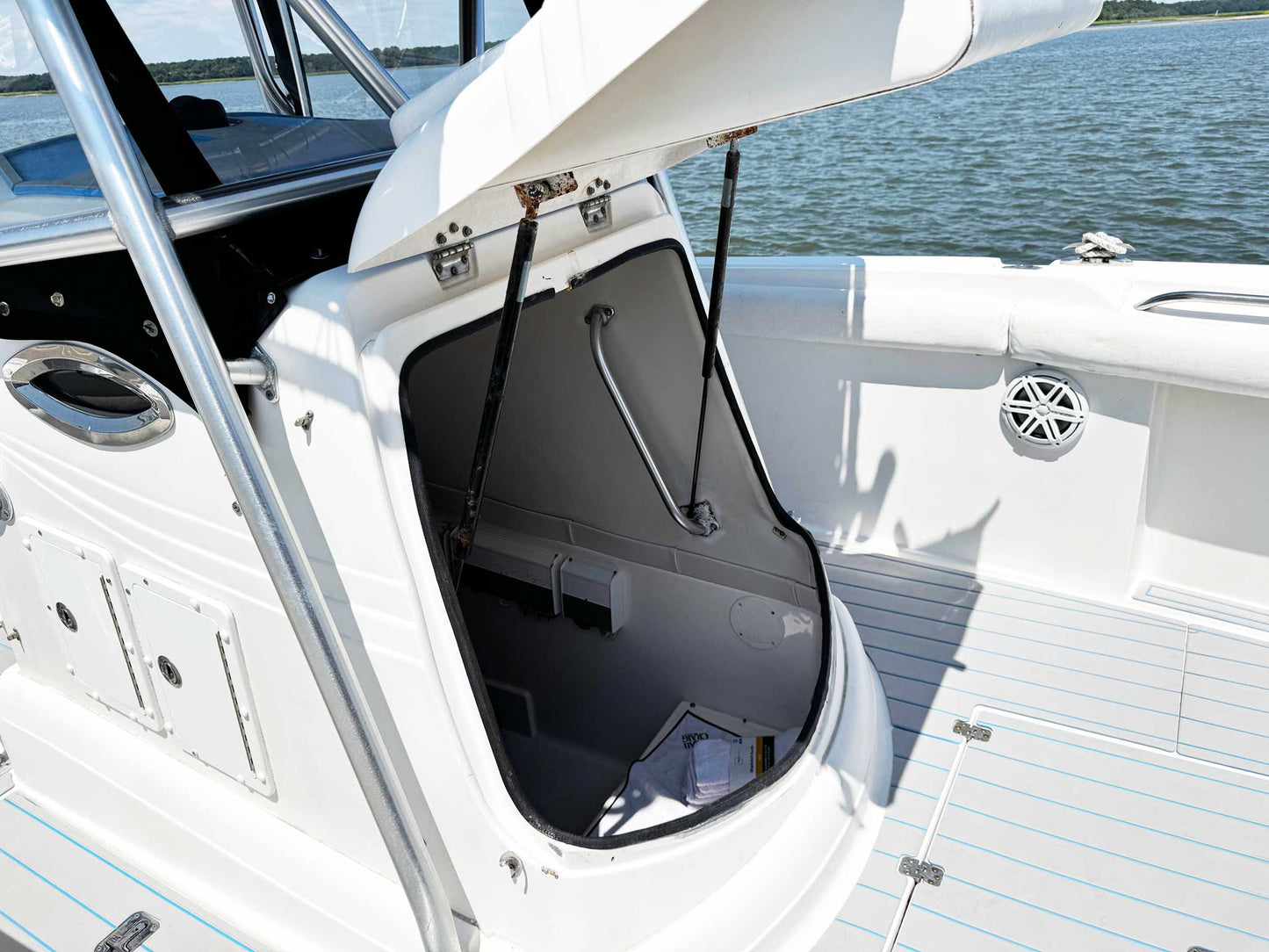 2005 Wellcraft 32 CCF
